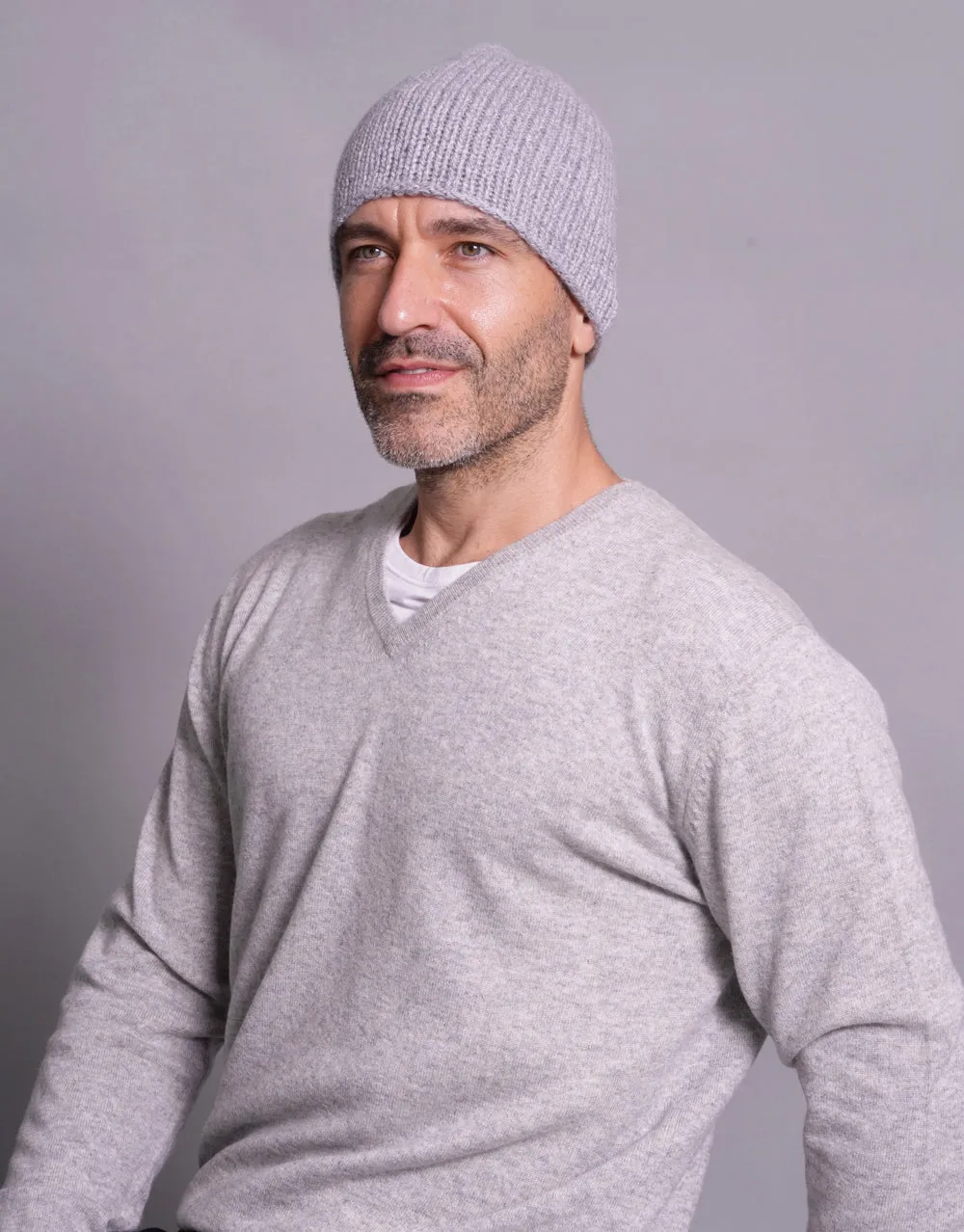 The Short Tube Cashmere Beanie in Grey Lunar