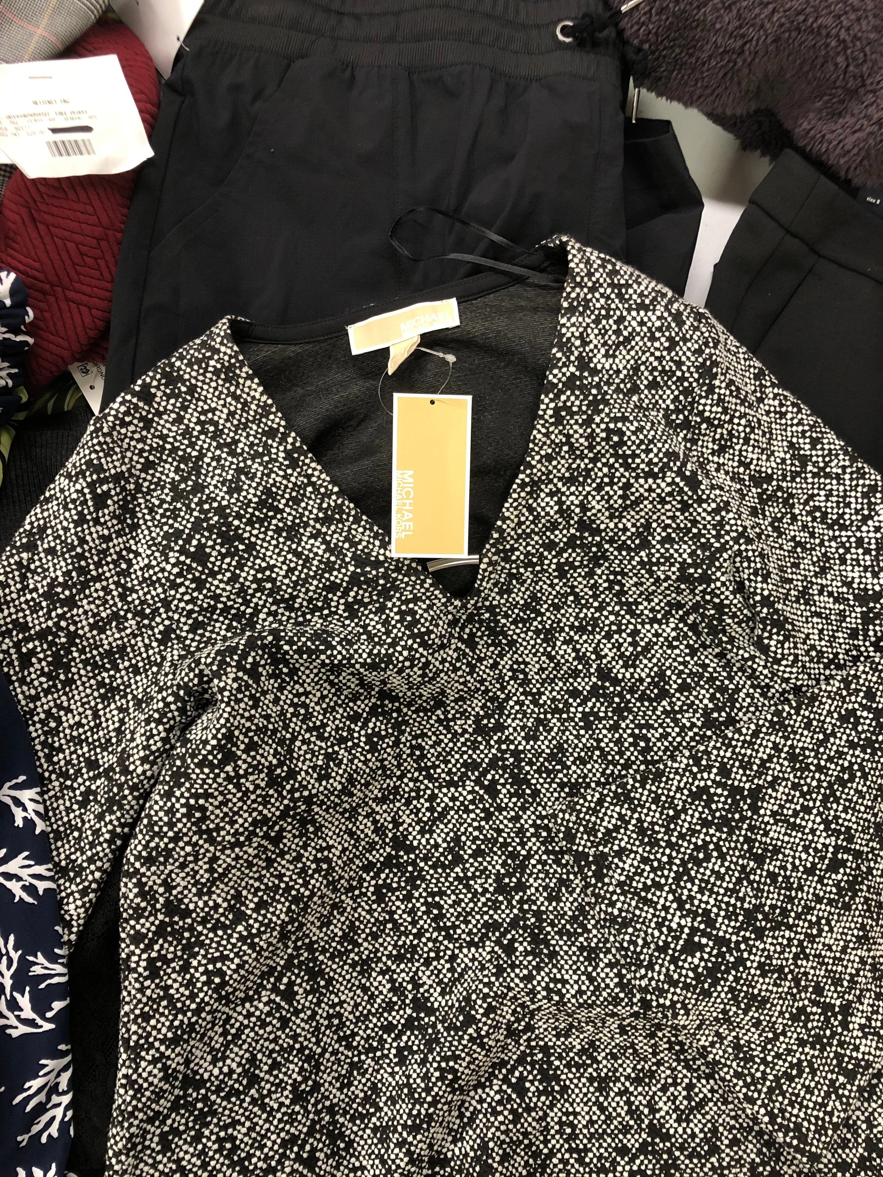 Women's Clothing Wholesale Lot LAUREN RALPH LAUREN, MICHAEL KORS, TOMMY HILFIGER, FREE PEOPLE, GUESS, NINE WEST, 32 DEGREES, ALFANI and more, 25 Units, Shelf Pulls, MSRP $1,578.98