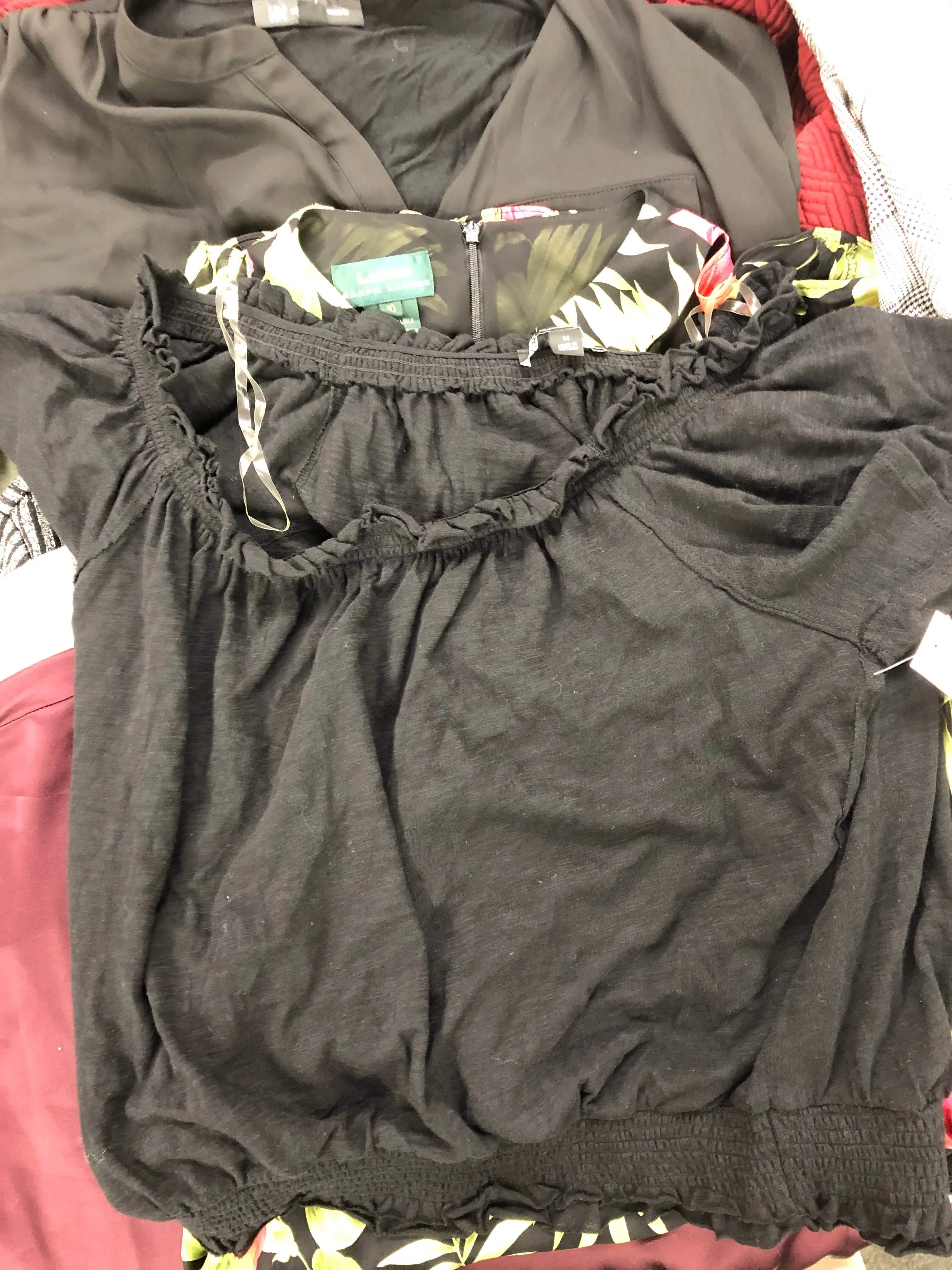 Women's Clothing Wholesale Lot LAUREN RALPH LAUREN, MICHAEL KORS, TOMMY HILFIGER, FREE PEOPLE, GUESS, NINE WEST, 32 DEGREES, ALFANI and more, 25 Units, Shelf Pulls, MSRP $1,578.98