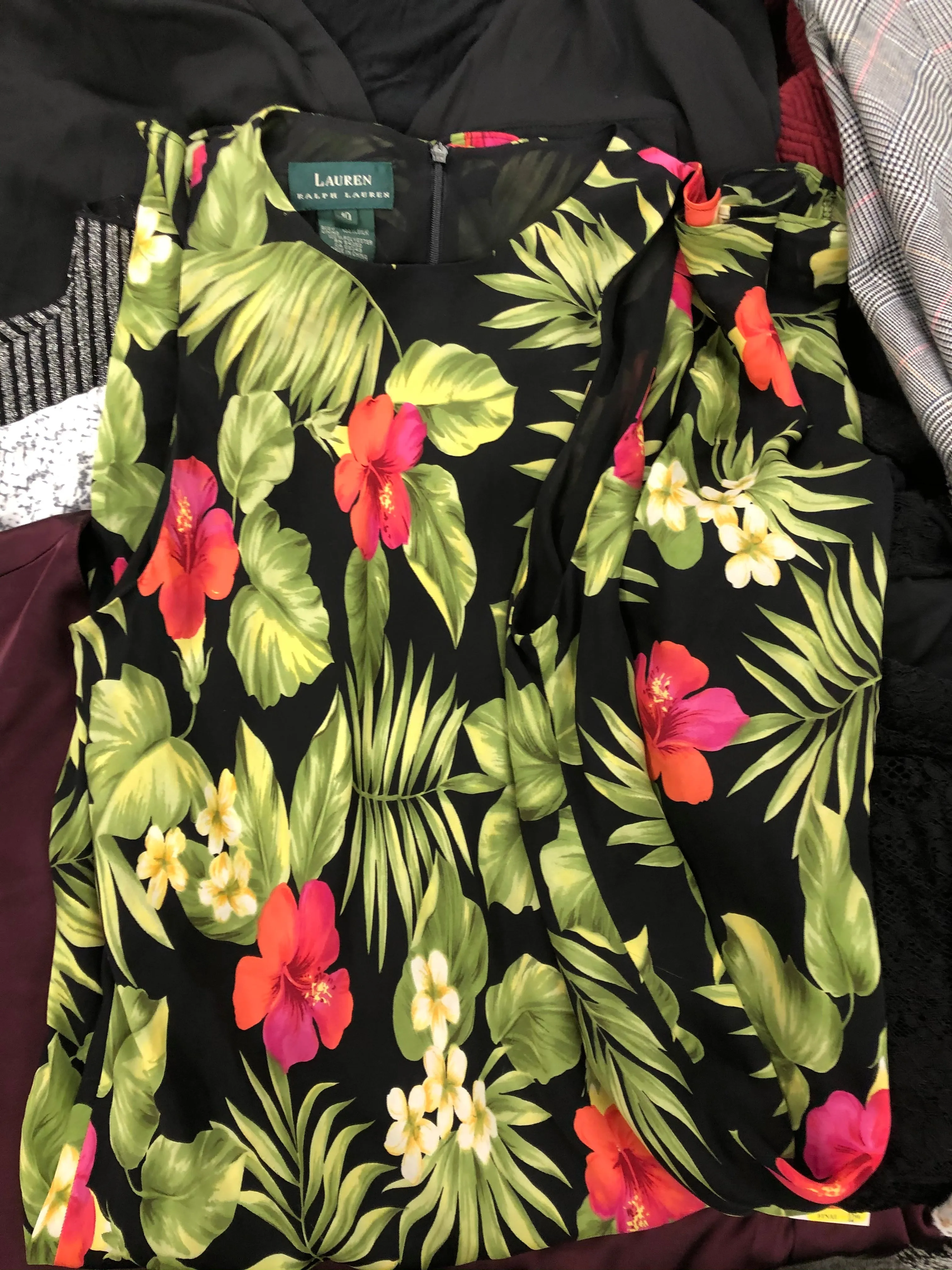 Women's Clothing Wholesale Lot LAUREN RALPH LAUREN, MICHAEL KORS, TOMMY HILFIGER, FREE PEOPLE, GUESS, NINE WEST, 32 DEGREES, ALFANI and more, 25 Units, Shelf Pulls, MSRP $1,578.98