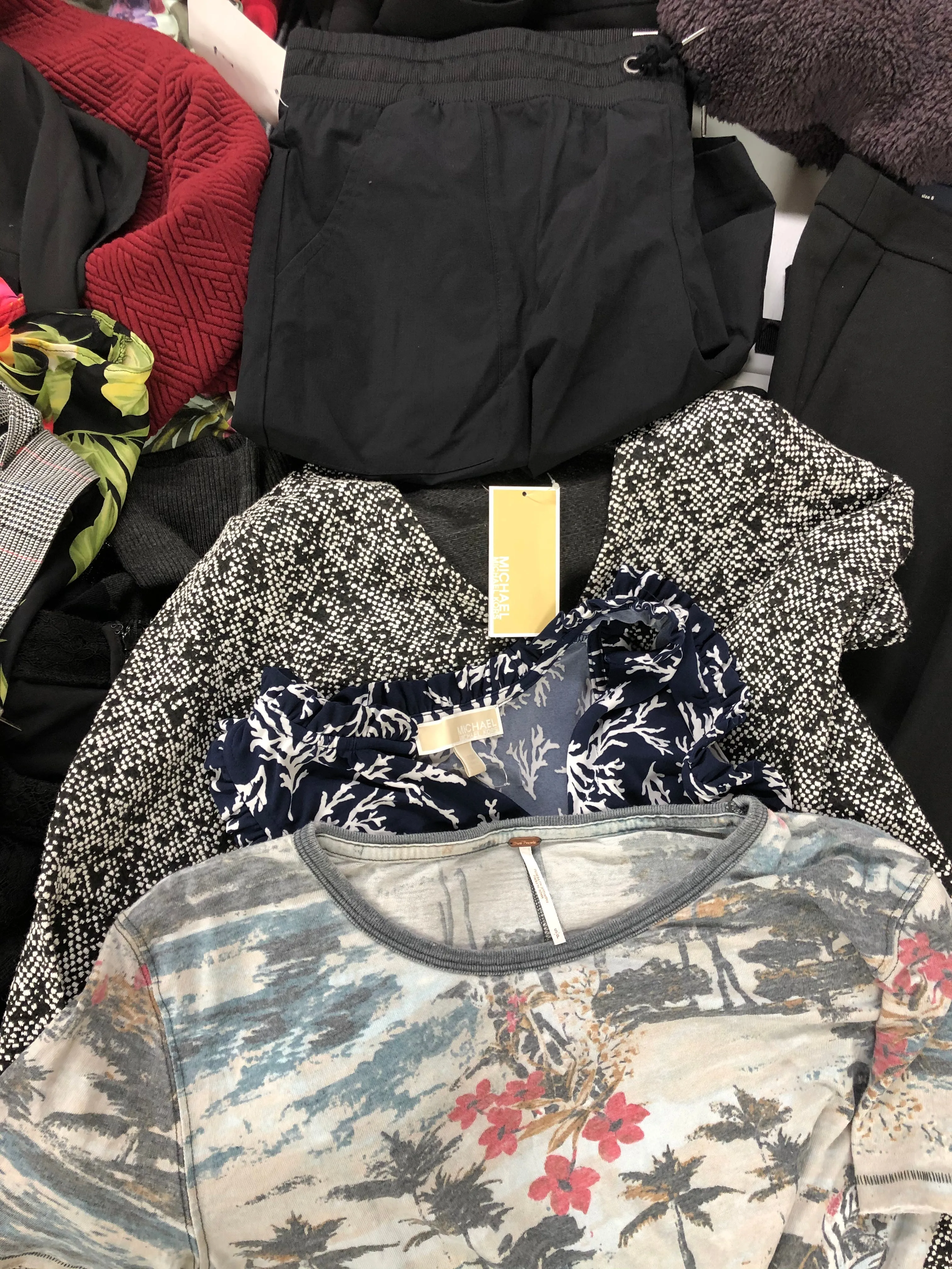 Women's Clothing Wholesale Lot LAUREN RALPH LAUREN, MICHAEL KORS, TOMMY HILFIGER, FREE PEOPLE, GUESS, NINE WEST, 32 DEGREES, ALFANI and more, 25 Units, Shelf Pulls, MSRP $1,578.98